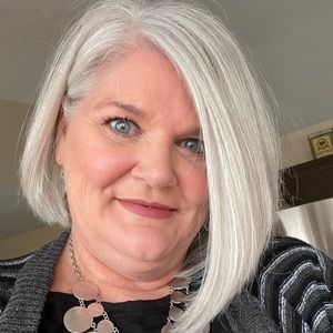 Meet your Posher, Liz